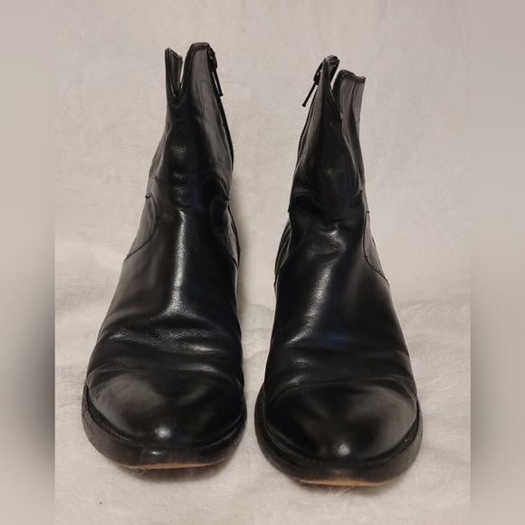 Lucchese Women's Genuine Black Leather Ankle Zip Boots Size 7B - Picture 6 of 15